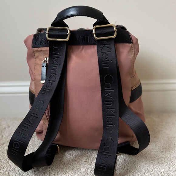 Calvin Klein Backpack for Your Everyday Needs. Lightness and Style - Picture 4 of 13